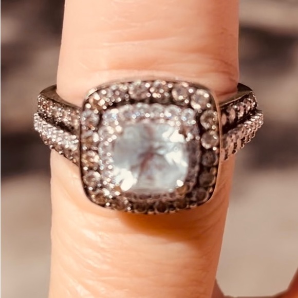 Ok all my chocolate, diamond lovers! Take a look at this beautiful Le’Veon ring! - Picture 8 of 14